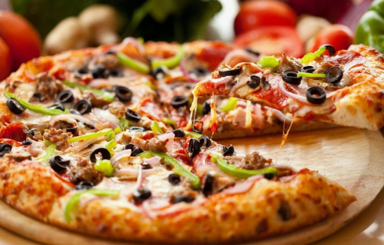Самая популярная еда, если некогда готовить: почему пицца выручает всегда